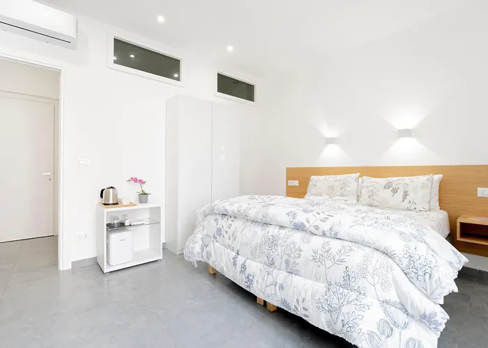 Eos - Elegants Apartments & Suites