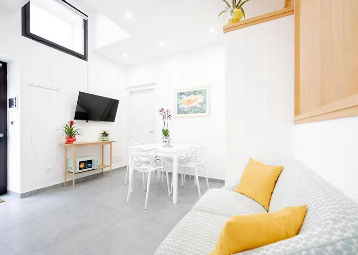 Eos - Elegants Apartments & Suites