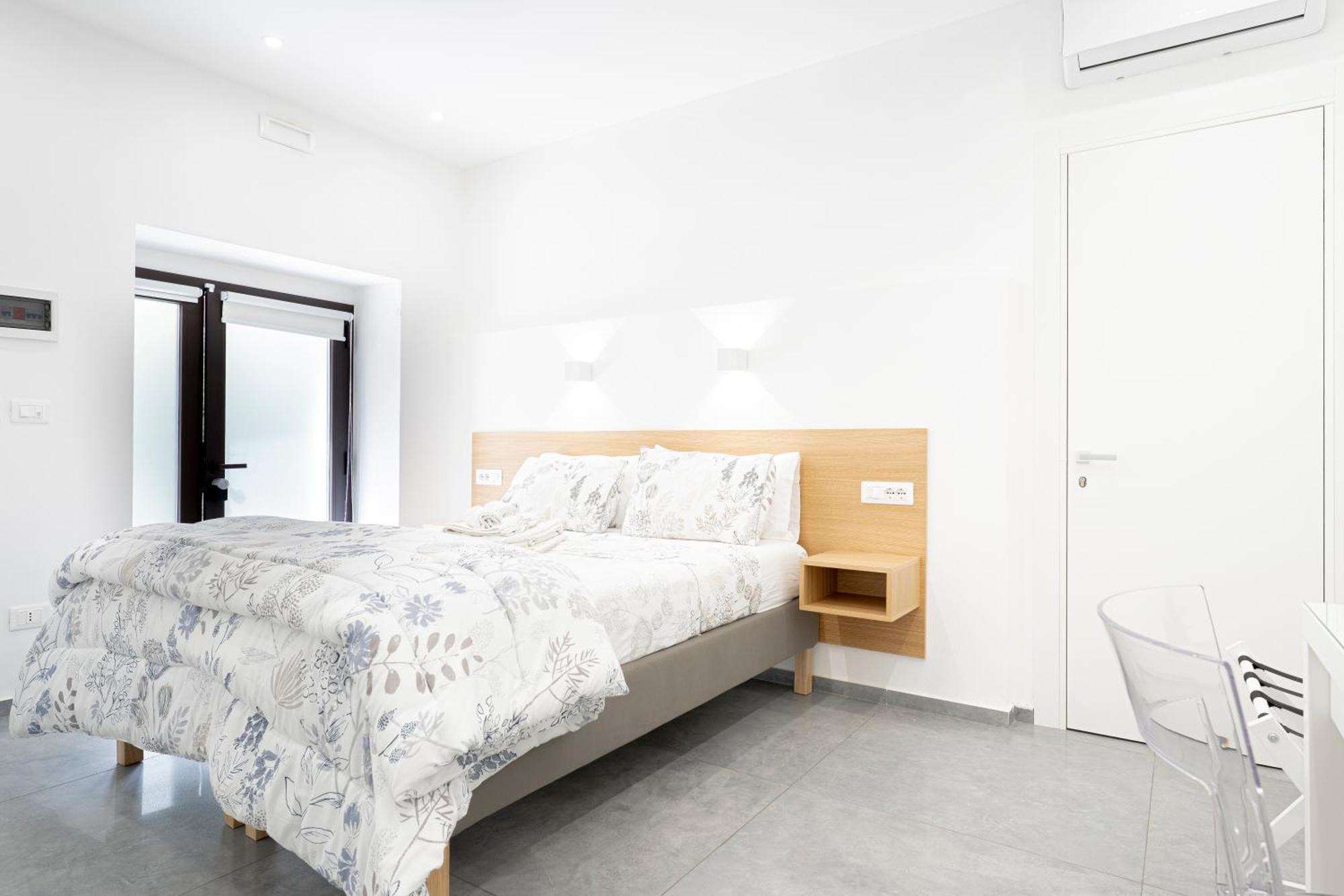 Eos - Elegants & Apartment *