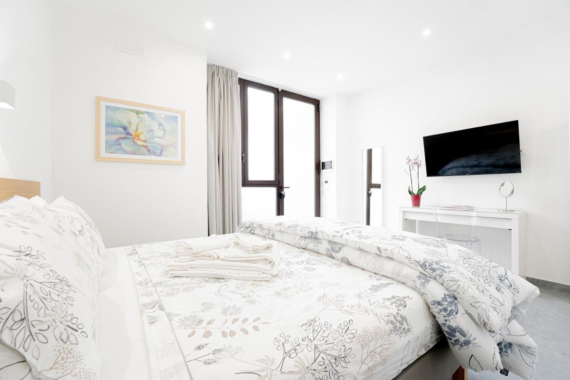 Eos - Elegants & Apartment